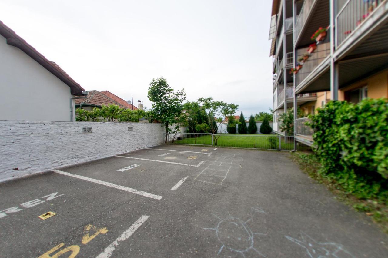 Terezianum Apartments, Free Parking Sibiu Buitenkant foto